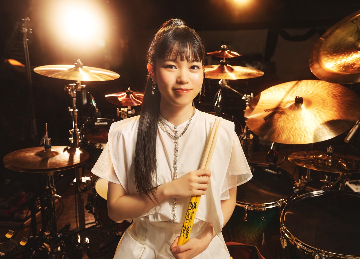 JazzclaKing's tweet photo. スーパードラマー ＃川口千里

自身初となるライヴ盤の、
ジャケット画像、新アーティスト写真、収録内容が公開✨

🥁ご予約受付中🥁
8/26発売
「E-Magination - Live at the Blues Alley Japan -」
https://t.co/Ubqjc0XSkd https://t.co/0dLWBp7p5c