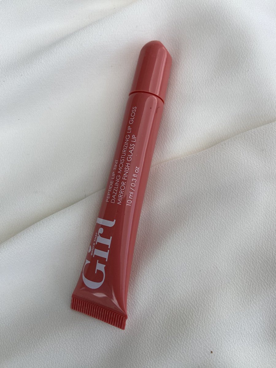 MoladeGiftEdit's tweet photo. Lip Gloss
N2,000

A little shine goes a long way.
Add this lip gloss to your Gift Edit. 💝 https://t.co/hnYBvWNbbU