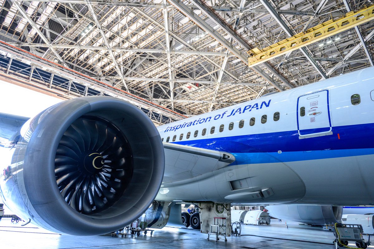 kyusyu_photos's tweet photo. ANA Blue Hanger Tour(整備工場見学)に参加してきました。整備中の飛行機に手で触れられるくらい近づくことができ(飛行機に触れるのは厳禁ですが)、飛行機好きにとってはパラダイスでした✈️
✴︎写真掲載はANAの許可を取得済です✴︎
#ANA #bluehangertour #羽田空港 https://t.co/tvj58jYqVN