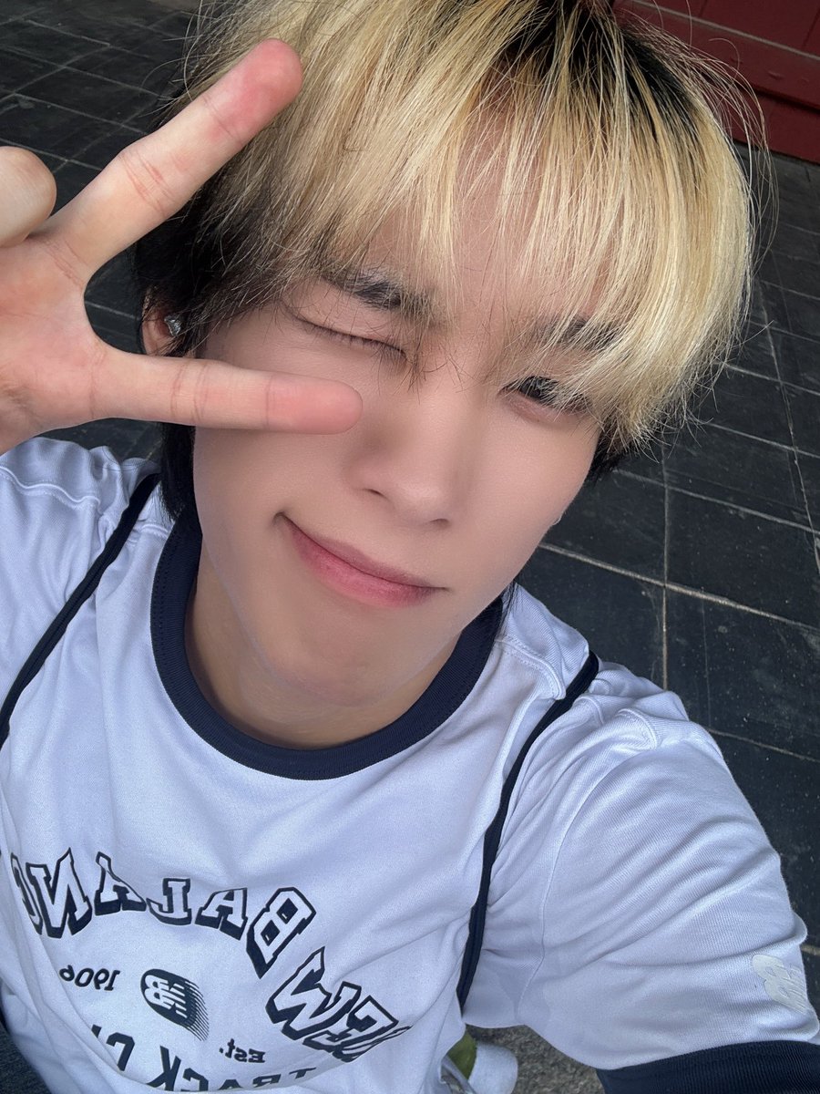 www_W3WAY's tweet photo. [📸]
✌︎✌︎✌︎

#W3WAY #위웨이 #ウィーウェイ
#RYO #료 #リョウ https://t.co/XZEw5QqqgW