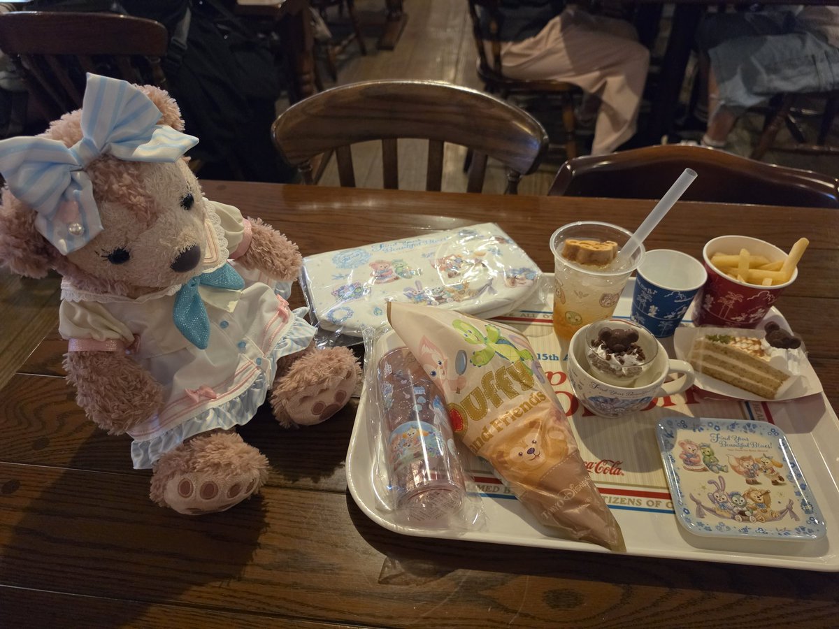 昨日はたくさんのスーベニアを。 #東京ディズニーシー #ダッフィー