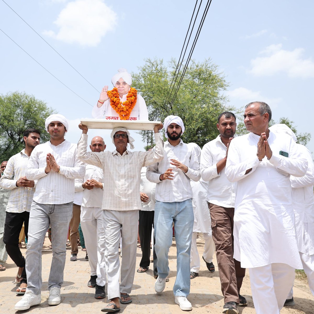 SaintRampalJiM's tweet photo. संत रामपाल जी महाराज के आदेशानुसार गाँव नौसवा, जिला चरखी दादरी (हरियाणा) में 17,000 फुट पाइप व 1 ट्यूबवेल सेट दिया गया। https://t.co/ZNhNRffRuy