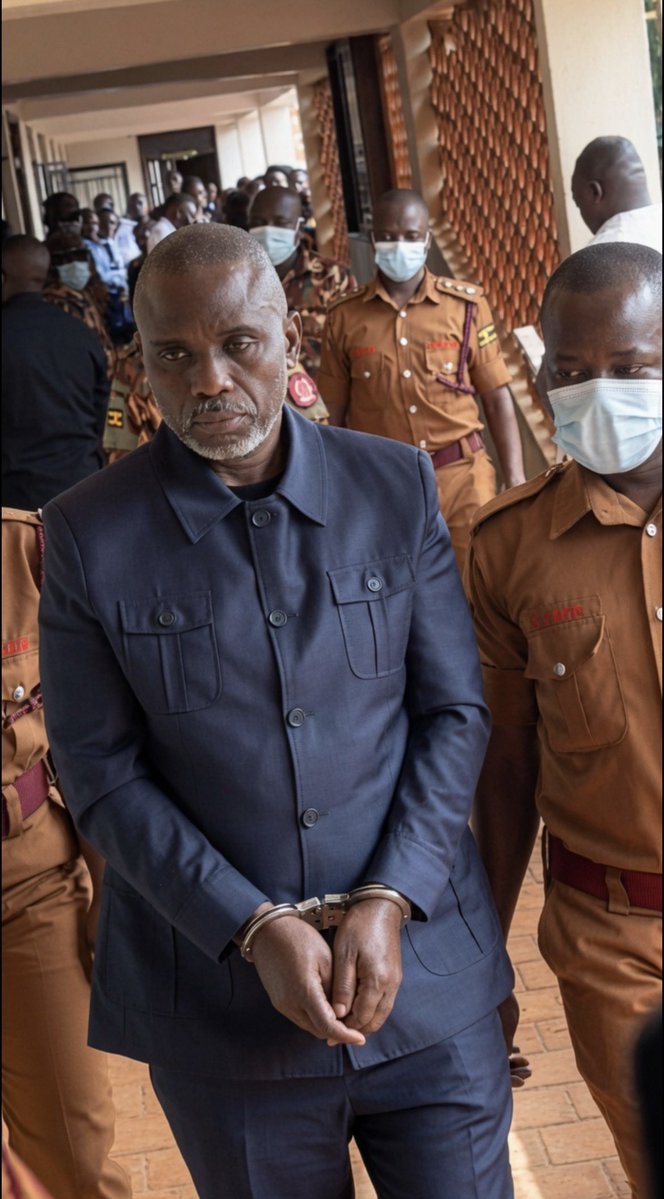 KamogaMunawa's tweet photo. PICTORIAL 📸
The moment former Kampala city lord and Dr Kizza Besigye’s lead lawyer Ssalongo haji Elias Lukwago appeared before court in Makindye for bail hearing https://t.co/Zn7oWl7Tkl