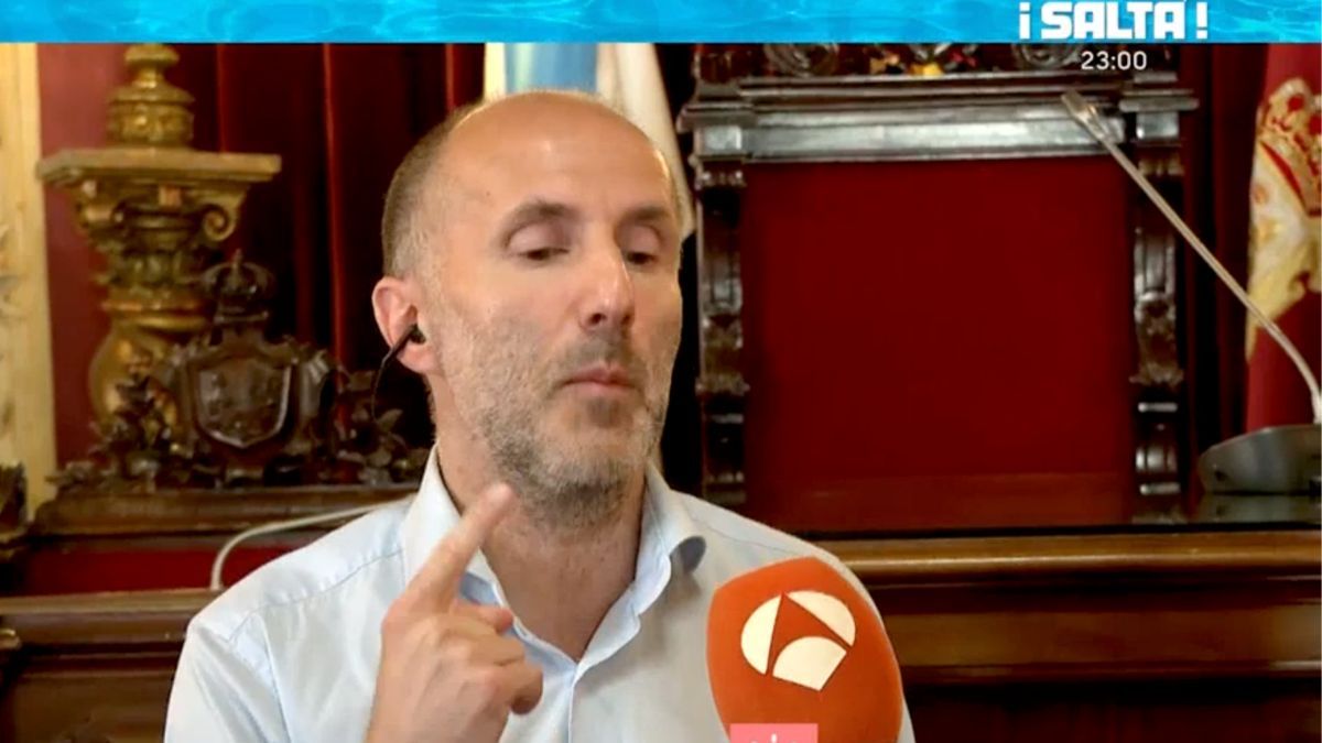 noticiatrabajo's tweet photo. 🔴 #ÚLTIMAHORA | Gonzalo Pérez Jácome, alcalde de Ourense: "Ojalá existiera el despido libre en el sistema funcionarial".

El regidor asegura que despediría al 30% de su plantilla por ser "negligentes" y sostiene que el empleado público gana, de media, un 40% más que en el sector privado.