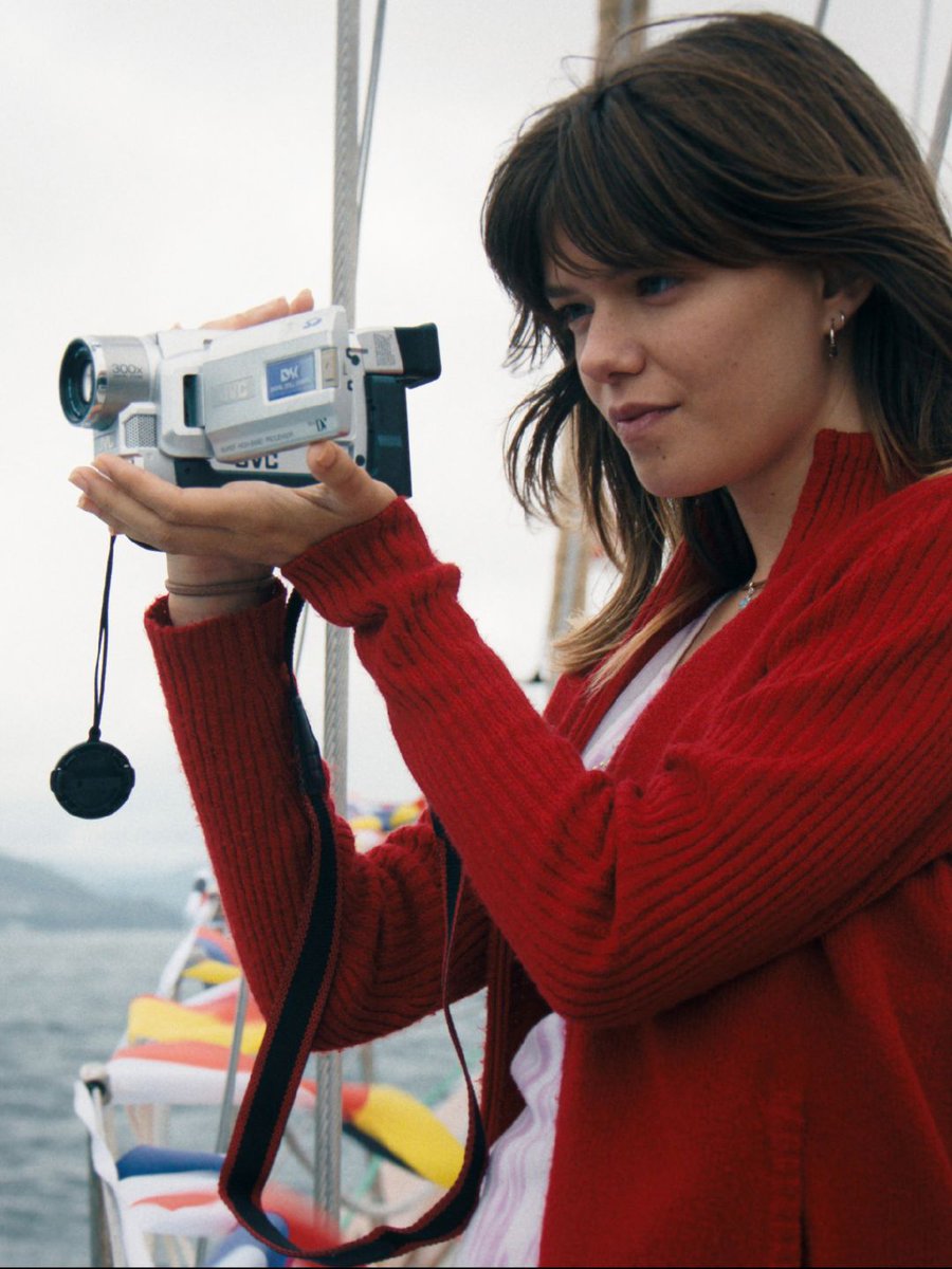 ElasticaFilms's tweet photo. "Este mar huele distinto al Mediterráneo". ⛵

El 16 de julio de 2004 Marina iniciaba su travesía por la ría de Vigo para buscar la memoria de sus padres. Empezaba su #Romería. https://t.co/l1o9WeyZXe