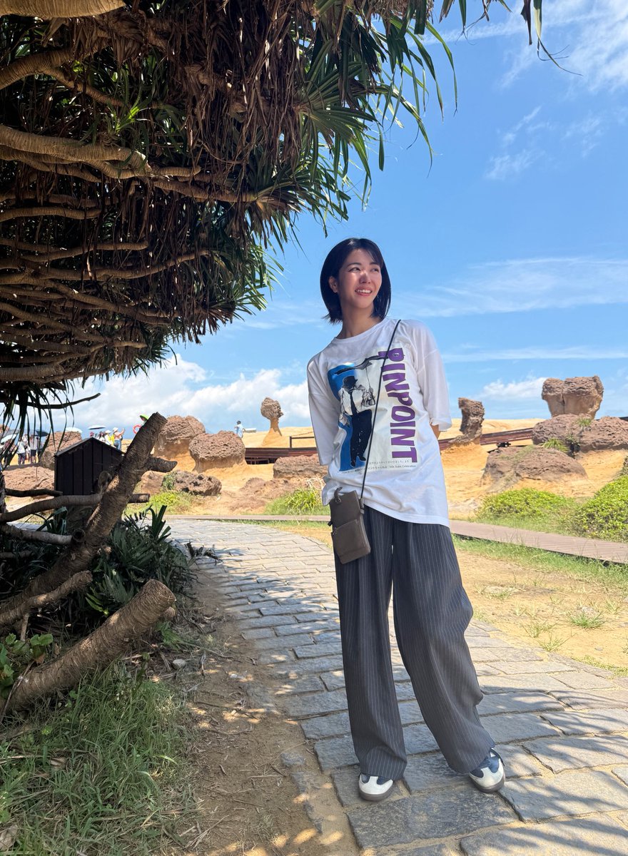 787sui's tweet photo. ピンポイントにガン横T届いたので
台湾までついてきてもらいました🇹🇼

色味がか��いい。Sサイズもほしい
@gangyyokosuka 
#ガンジー横須賀 https://t.co/DcAhZgU6jZ