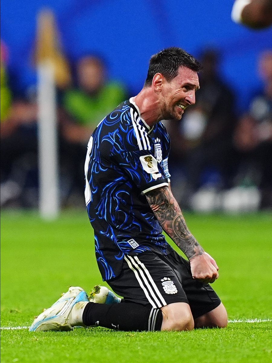 MoodHaberr's tweet photo. 🔵 Lionel Messi: "Eğer İngiltere'ye kaybetseydik insanlar aptalca şeyler söyleyecekti. 

Neyse ki onlara şans vermedik." https://t.co/0g2MEAIgHw