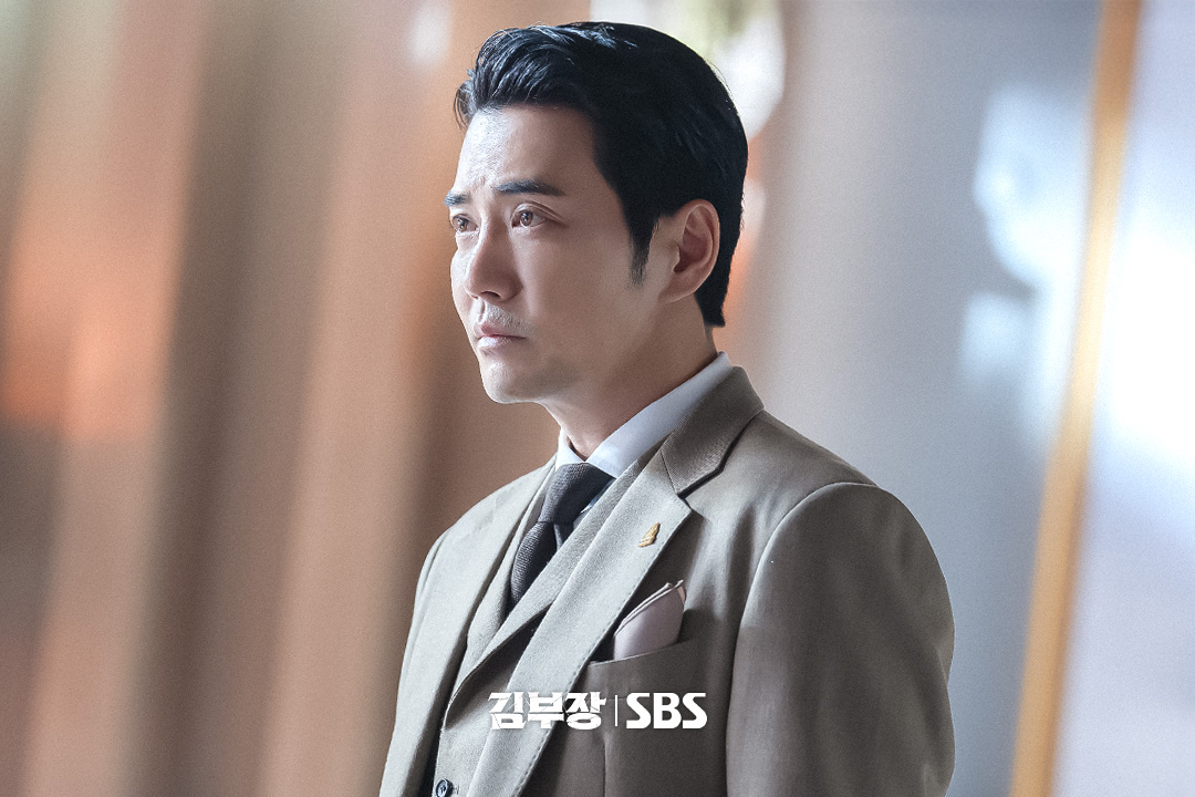SBSNOW's tweet photo. 또 한 번 성사된 두 아빠의 만남
아빠들 눈빛이 너무 무서워요,,😱

SBS 금토드라마 <김부장>
☞ [금,토] 밤 9시 50분

#SBS금토드라마 #김부장
#AgentKimReactivated
#소지섭 #최대훈 #윤경호 https://t.co/806qs1e518