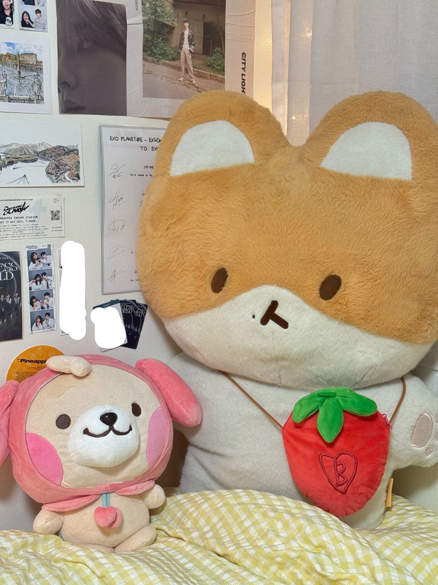 kyoongjiji's tweet photo. the closest chanbaek ima get rn 💔🫩 https://t.co/b7sSVxBHyb