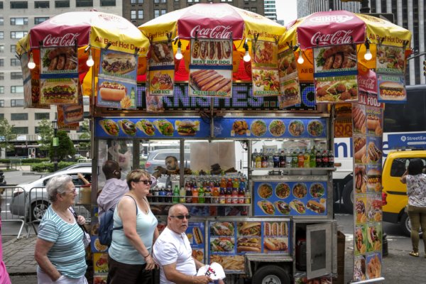 CChan33826's tweet photo. Pilot programs for electric food trucks: a new trend in green transportation!  New York City has taken another significant step towards environmental protection. https://t.co/NIO8on8V6e