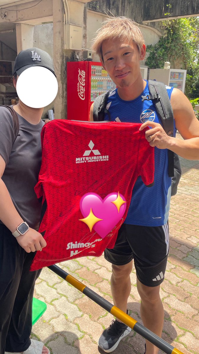haaaaana0124's tweet photo. 沖縄キャンプ楽しかった〜🔴⚫️
明にも会えて嬉しかった🥹✨
また冬のキャンプに行けたらいいなあー！ https://t.co/tPrF0Sfs5C