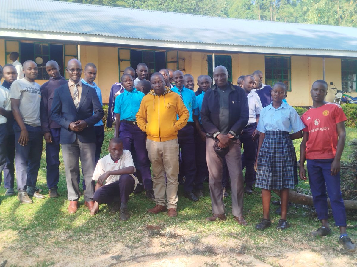 omotecharles's tweet photo. Trialling the Amnesty Kenya's  School-Based Circles of Conscience (COC) by empowering learners to champion human rights, critical thinking, and social justice through dialogue, reflection, and peer-led action in schools @AmnestyKenya https://t.co/grRCdypCKS