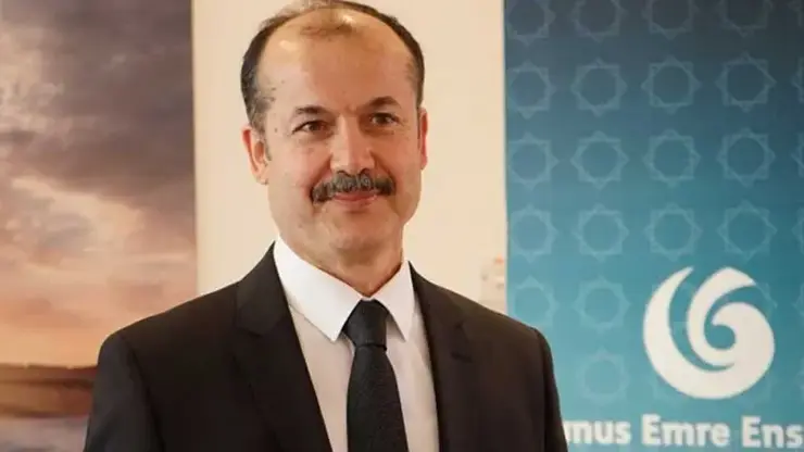MuyesserYildiz's tweet photo. Yunus Emre Vakfı yolsuzluk davasında flaş gelişme:

1 yıldır tutuklu olan, vakfın eski başkanı Prof. Şeref Ateş'in yurtdışı adli kontrol tedbiriyle tahliyesine karar verildi.

Hakim, tutuklulukta 1 yılın dolması nedeniyle yasal zorunluluktan bu kararın verildiğini vurguladı. https://t.co/JCaiWbeeLK