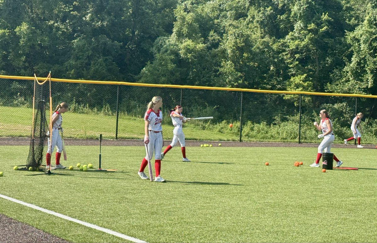 Fury_Clutter's tweet photo. Locked in. Ready to compete.

The work starts long before the first pitch. Warm-ups are underway as Stateline Fury 2029 14U gets set for bracket play. Time to bring the energy and play our game. @ExtraInningSB @PrepSoftball @tagupSoftball 

#StatelineFury #RoadToTheChampionship https://t.co/pn1q5SAGd3