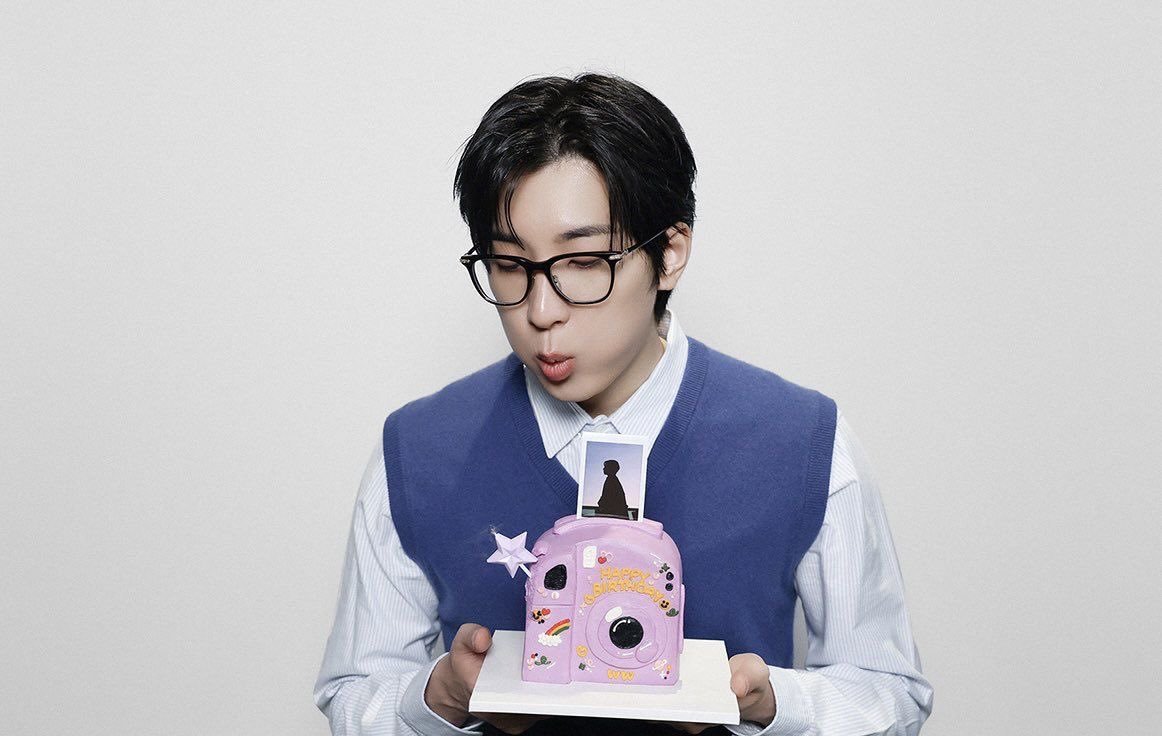 gukitten69's tweet photo. WONWOO BIRTHDAY GIVEAWAY 💜💜💜

Wwridl and Carat INA only!
Only RT, Like, and drop #tags

Prizes:
✨️Moshi moshi purple merch utk 3 org 
✨️Fanmerch Wonchu by ka @.rizeshi_ utk 2 orang (random items)
✨️Saldo ewallet utk 2 org senilai 30K

End 19 Juli
Good luck!! https://t.co/ZmGvnwwYOg