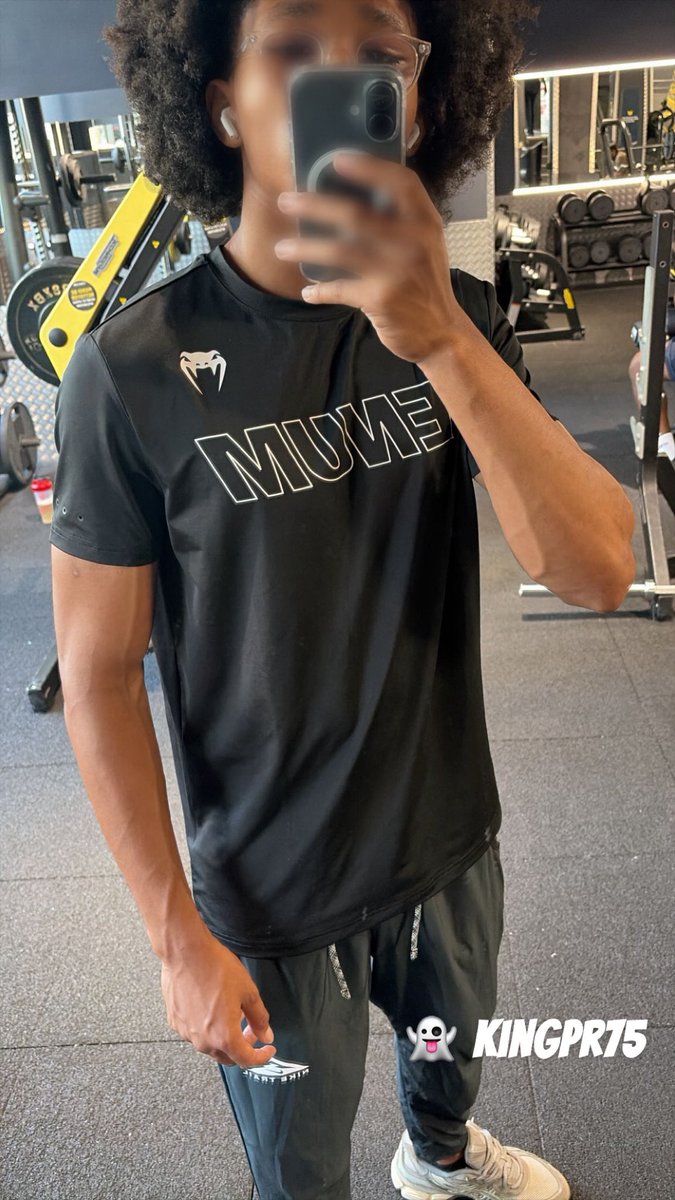 KingPR75's tweet photo. Pour mon retour 
Je veux un max de RT et de nouveaux follows

Si vous êtes bons vous aurez des spaces 😈

#domi #moneyslave #soumis #footfetısh #pieds #feet #rebeu #findom #alpha https://t.co/e4naMNE07V