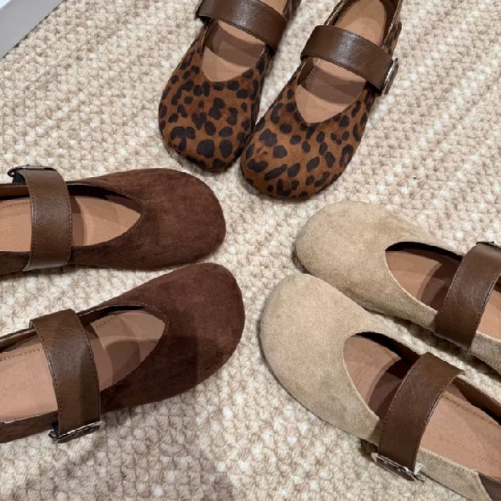 shineonshell's tweet photo. For the girlies na mahilig sa vintage and feminine outfits, this one's for you 👞

LULAKO has so many timeless shoe designs na pwedeng bumagay sa halos kahit anong look ✨

🍂 https://t.co/kzdQFVUjzt https://t.co/dmtVntYdsR