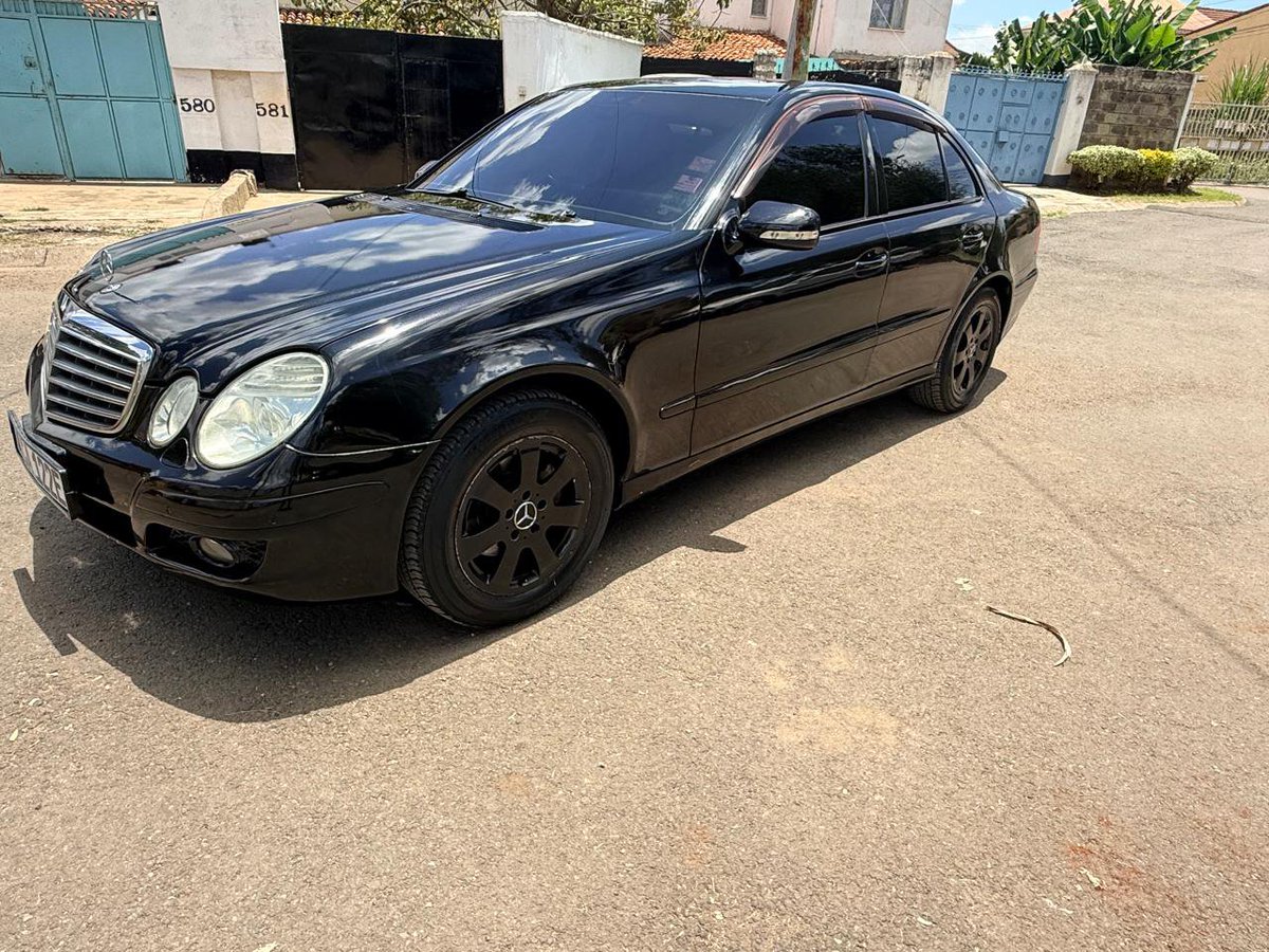 AmimoPhin's tweet photo. Mercedes-Benz E250
2008 model year 
3000cc M272 V6 Gasoline/Petrol
Auto Transmission 
Memory package(seats, steering, mirror)
Sunroof ✅ 

KES 1.5M asking
CALL/WHATSAPP 0701450208 https://t.co/VfCiTtfDdv