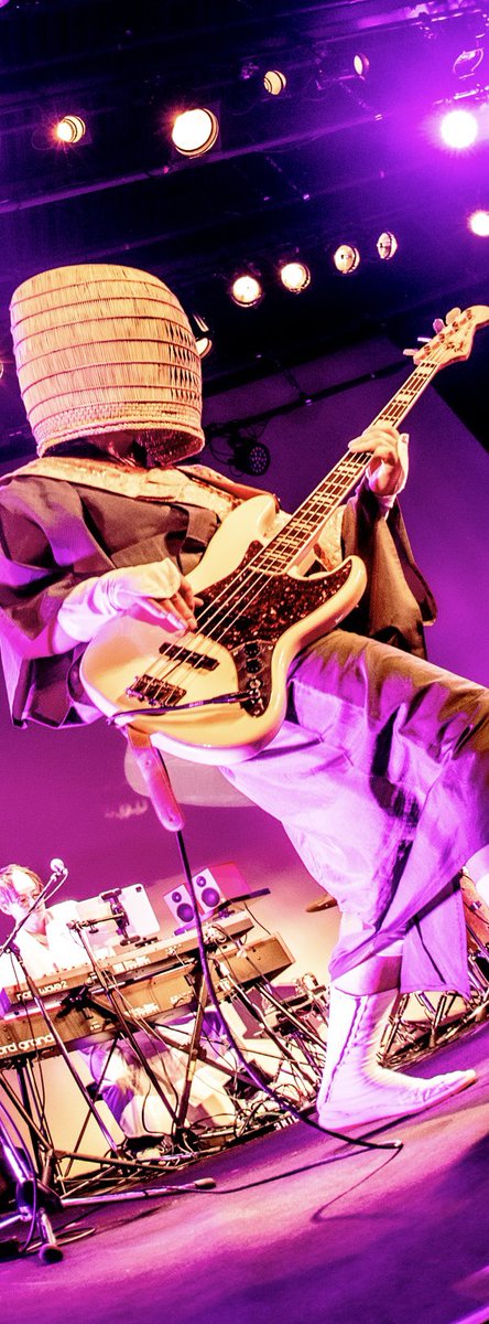 thenamuzu's tweet photo. 【南無ズ史上最大1000人キャパ】

/／
ワンマンまで残り1カ月🔥
\＼

『盆踊る大僧侶線
~横浜ベイブリッジを封鎖せよ!~』
🗓️2026年8月16日(日)
📍神奈川・横浜 関内ホール大ホール
🕐開場15:30/開演16:00/終演予定17:45

仏教×お笑い×音楽×刑事ドラマ?!

「事件は会議室で起こってるんじゃない、
本堂で起こってるんだ！！！」

この夏、この場所でしか見られない
最高に南無い仏教エンターテイメントをお届け！お見逃しなく🔥

お早めのチケットご購入がオススメです！
皆さまのご来場心よりお待ちしております🙏✨

🎫各種プレイガイドにて絶賛販売中
チケットぴあ:https://t.co/zFNVsraQAi

ローチケ:https://t.co/40txFFsvd1

イープラス:https://t.co/kIwgl0VMkn

#THE南無ズ