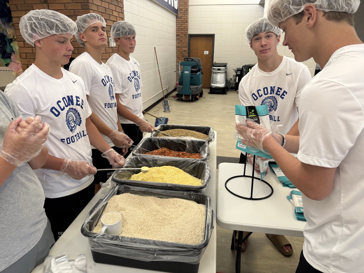 OCFearTheSpear's tweet photo. Thankful for the opportunity to serve with @MealsToMissions and OARC to provide meals to families in Ghana and the Oconee area. #SpearEm https://t.co/ywU72L2sqE