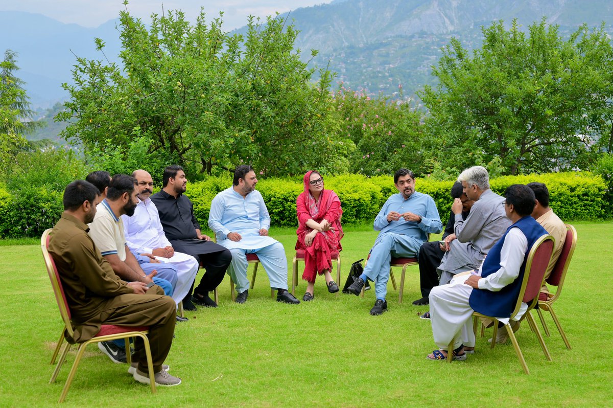 HinaArshadSKT's tweet photo. الیکشن کمپین آزاد کشمیر
#Election #AzadKashmir #LA29 #HinaArshadWarraich #MPA #PP52 #SambrialSialkot #PublicService #TeamHinaArshadWarraich https://t.co/WJgiQUgLje
