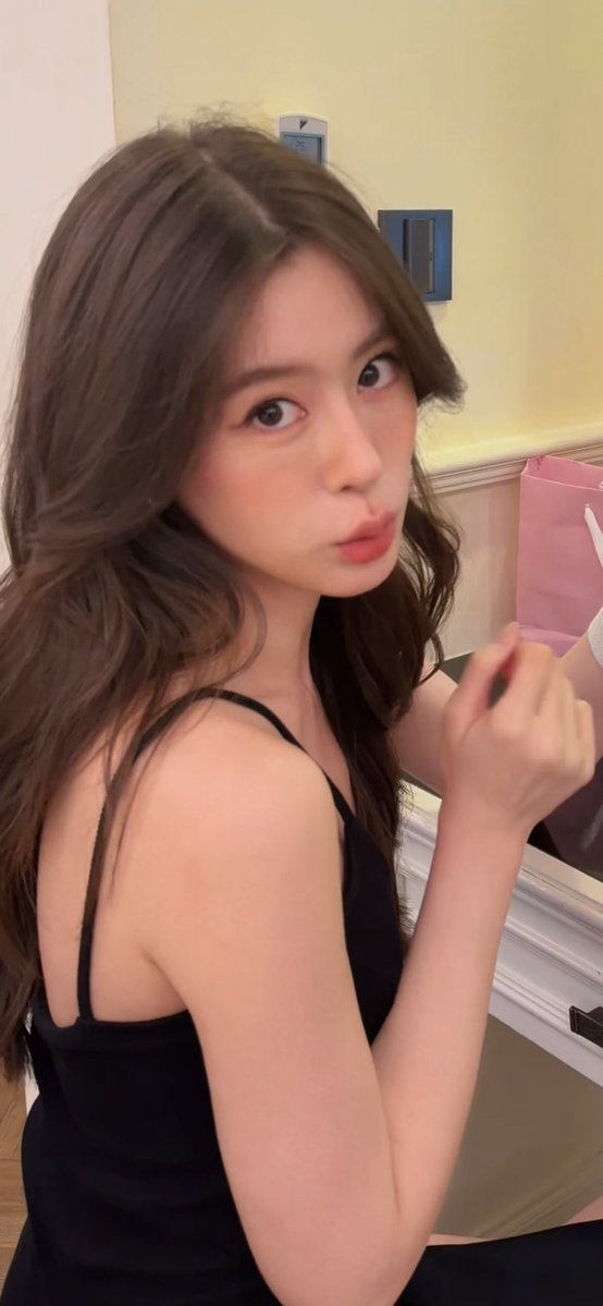 blossom_miu2pia's tweet photo. Bam saralee Prasitdumrong Hosuwan 
@Bam_Saralee 
Sayo lahat to Oom? @OomeisayaH 
Grabe Eisaya ba~  ☺️ 

#oombam
#oomeisaya
#bamsaralee https://t.co/T2Wz63PeE9