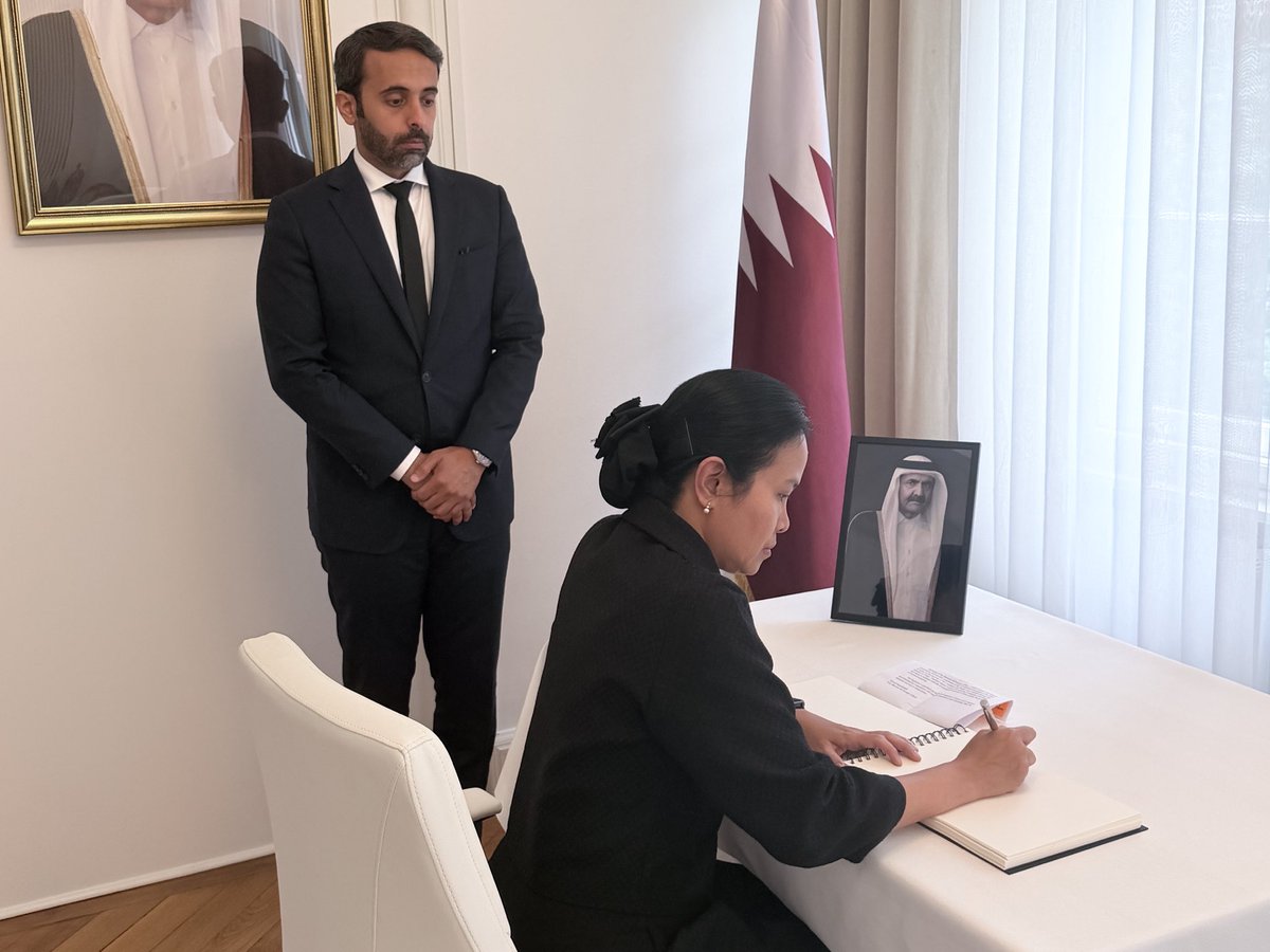 QatarConsMUNICh's tweet photo. Der Generalkonsul Saoud bin Sultan Al-Binali empfing in den Räumlichkeiten des Generalkonsulats in München hochrangige Mitglieder des in Bayern akkreditierten konsularischen Korps. https://t.co/Mm0hd8276R