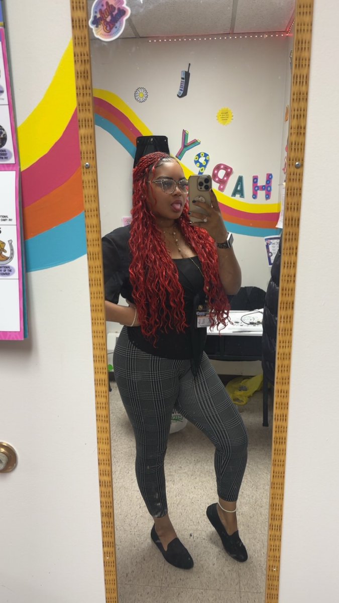 Notdojaaa's tweet photo. Work shenanigans https://t.co/f9QFGrw59B