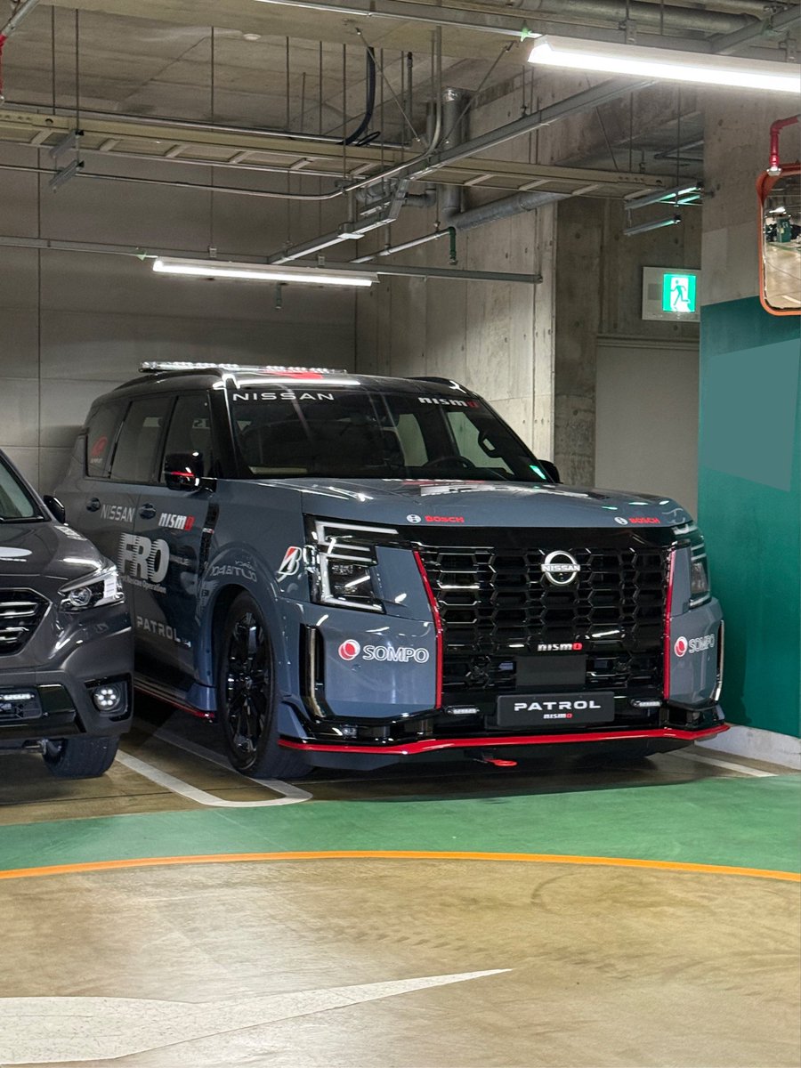 gengenF30's tweet photo. 某所にて速そうな車いた
存在感すごかったなこれ

エルグランドのニスモでもでるんかと思ったけど、パトロールって車らしい
初めてみた🙄 https://t.co/BmDT94FeJA