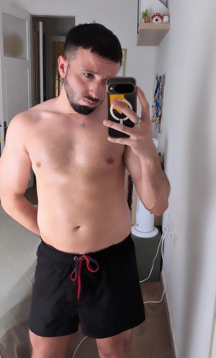 Unesbirro's tweet photo. Osea, ¿Éste calor?  🔥🔥 https://t.co/4Us99Ox2ID