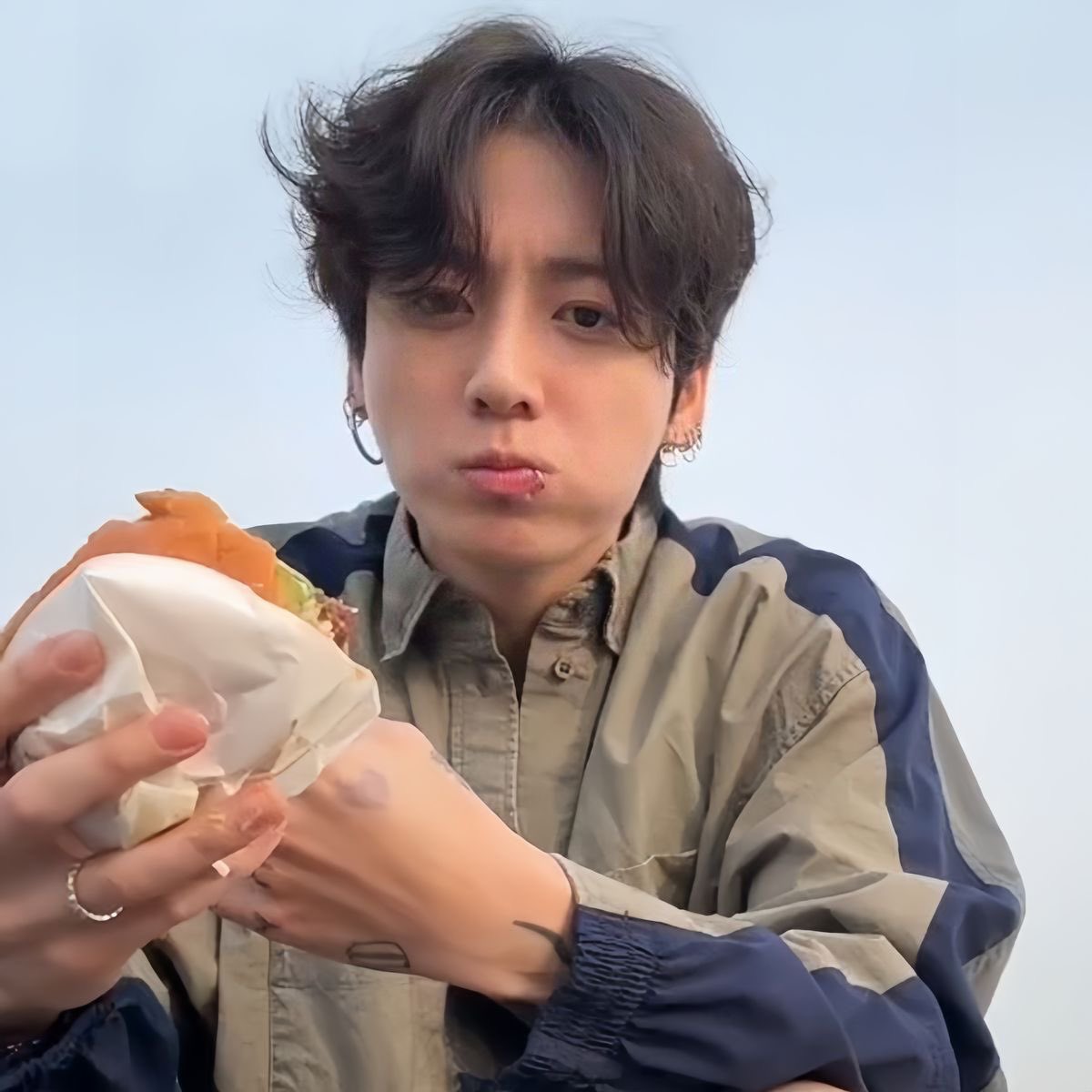 GCVTJAPAN_JK @thenreport おつかれ様です ᴗ͈ ·̫ ᴗ͈🌼 🍔Jung Kook