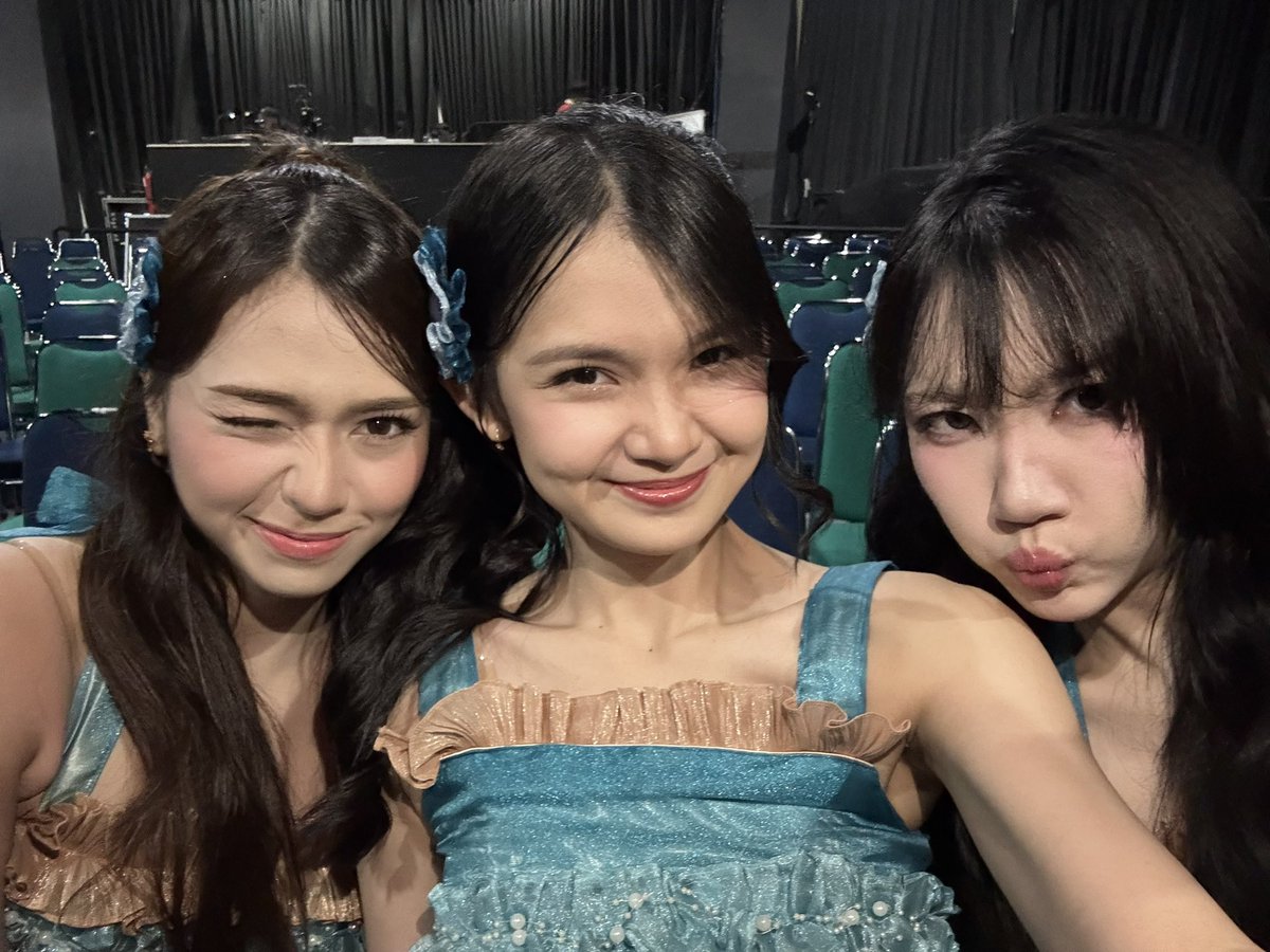 C_IndahJKT48's tweet photo. 🤓 https://t.co/Zlfhz8RrtD