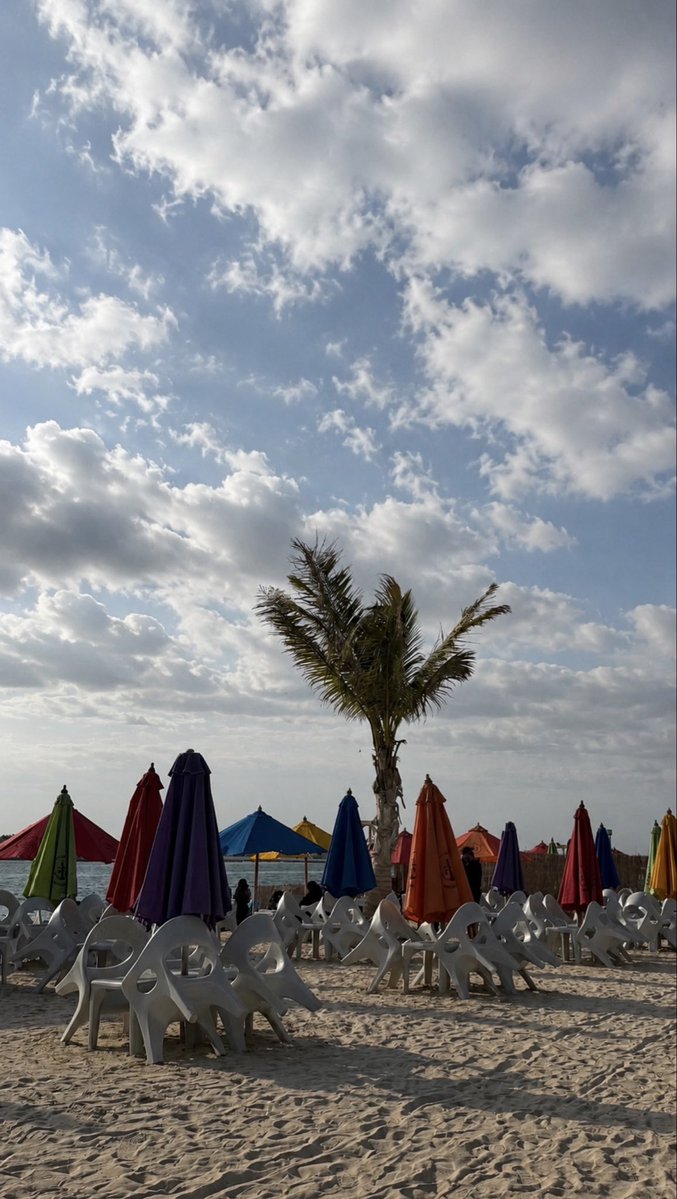 xilt_9's tweet photo. Summer vacation🏖️ https://t.co/mIZBig8FiP