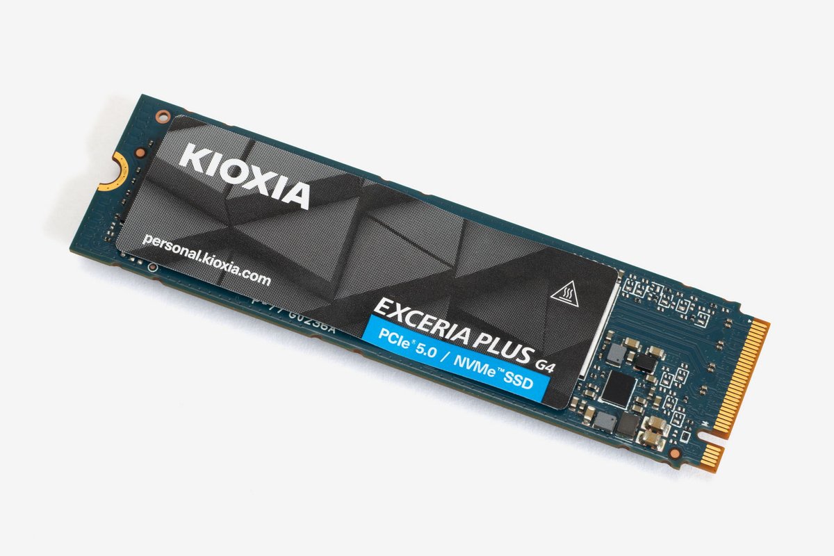 watch_akiba's tweet photo. キオクシアのSSD「EXCERIA」PCIe 5.0対応3シリーズを比較！高性能なのに低発熱のPRO G2、バランス型のPLUS G4、大容量重視… https://t.co/Lb3E1M8t5y #Sponsored #自作PC https://t.co/clirhFEGox