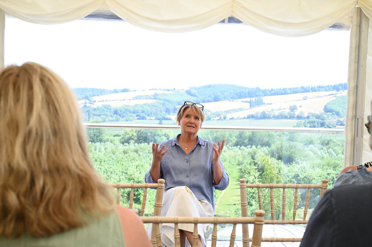 StMichaelsHosp's tweet photo. A wonderful afternoon with acclaimed author Jane Sanderson 📚💛

Thank you to Jane for sharing the stories behind her bestselling novels, and to everyone who joined us.

💬 Have you read one of Jane's books? Which is your favourite? 📖 https://t.co/h7MONF7UX6