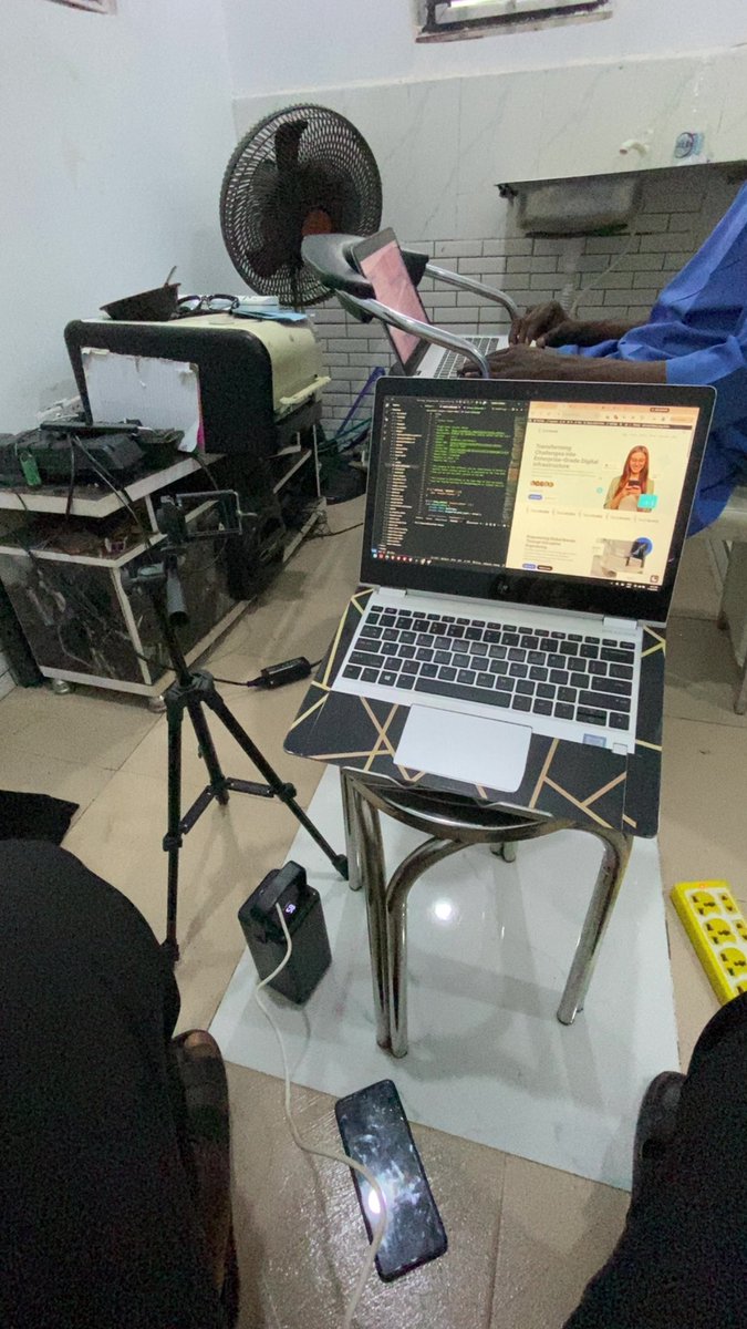 mrsamuelopeyemi's tweet photo. Wordpress + Antigravity 

Building in a tight settings https://t.co/MyZh80OWJA