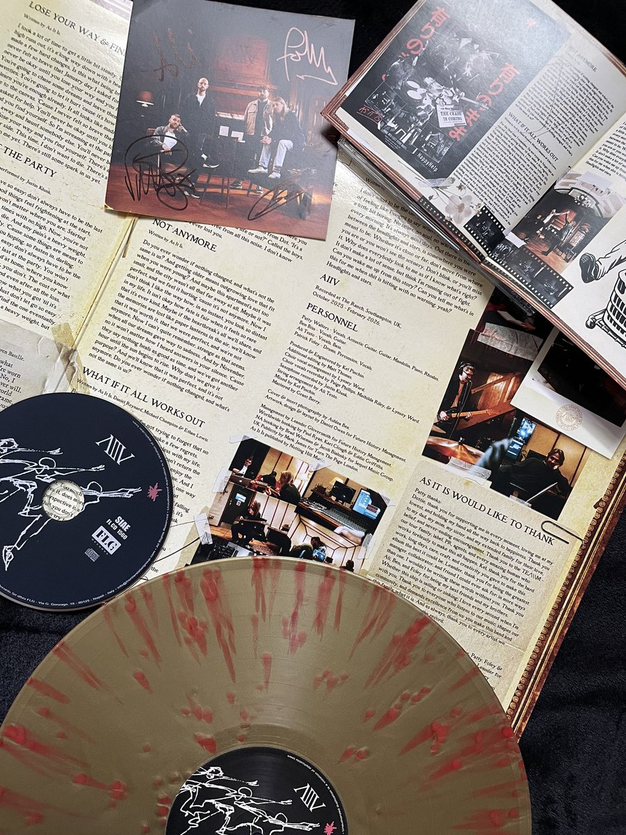 Jade32071918's tweet photo. Exciting delivery day!!🤩
•
So excited to dive into this album!🤍
•
@ASITISofficial 
.
#asitis #asitisband #asitisvinyl #vinylcollector #recordcollector https://t.co/CvRoumiXqV