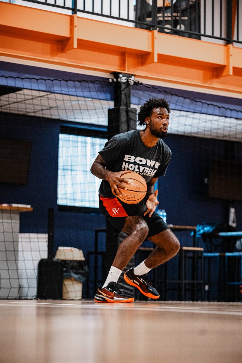 AntibesSharks's tweet photo. Tari Eason à Antibes🦈
Les Sharks ont reçu il y a quelques jours la star NBA Tari Eason ! Joueur des Houston Rockets depuis 2022, il l'un des jeunes talents prometteurs de la NBA.
Merci à Tari pour sa disponibilité et au Hangar 21 pour l’accueil !
#GoSharks #TechForBasketball https://t.co/qFxhnm8QuI