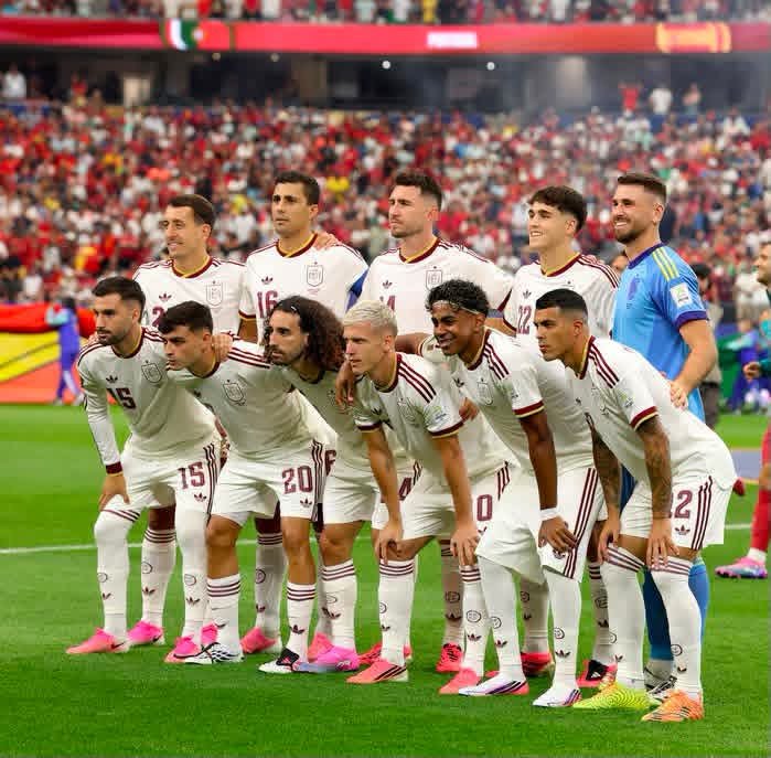 fayjul0's tweet photo. I support Spain 🇪🇸 team https://t.co/EG8AT8DOhO