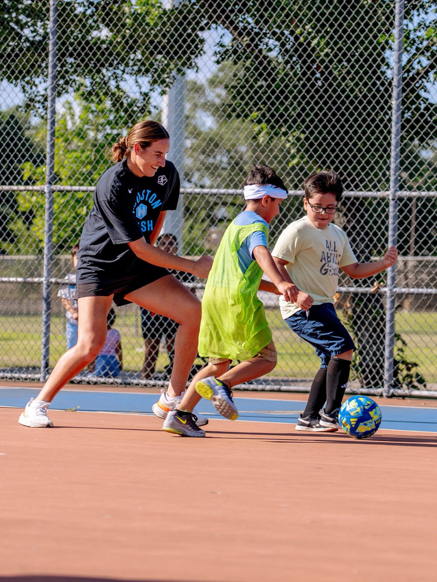HoustonDash's tweet photo. Summer of soccer is going strong 👏 Last week, Hillary Beall joined Dynamo and Dash Charities on their Soccer Celebration Community Tour at Eastwood Park! https://t.co/RTgPyF92MK