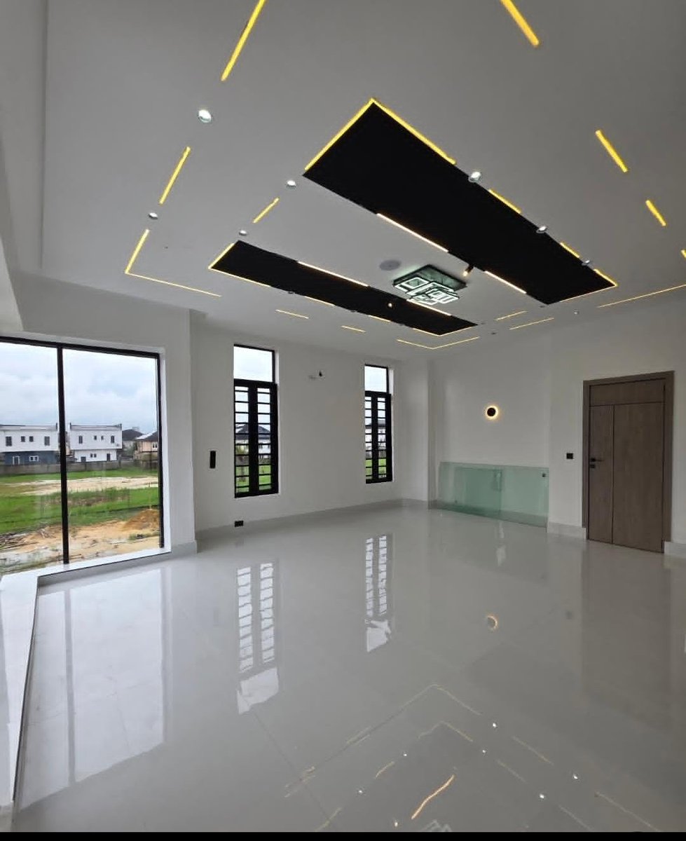 talk2ajala's tweet photo. 5 bedroom detached duplex with a swimming pool for sale . 
Location -  Ajah Lekki, Lagos State.
Price - 450, 000, 000
Title - Governor's Consent . 

#ajalawhitastoneproperty #luxurybedroomdetacheed #estateagency #propertymarketing #semidetachedduplexinlagos https://t.co/sAjhCZnfgn