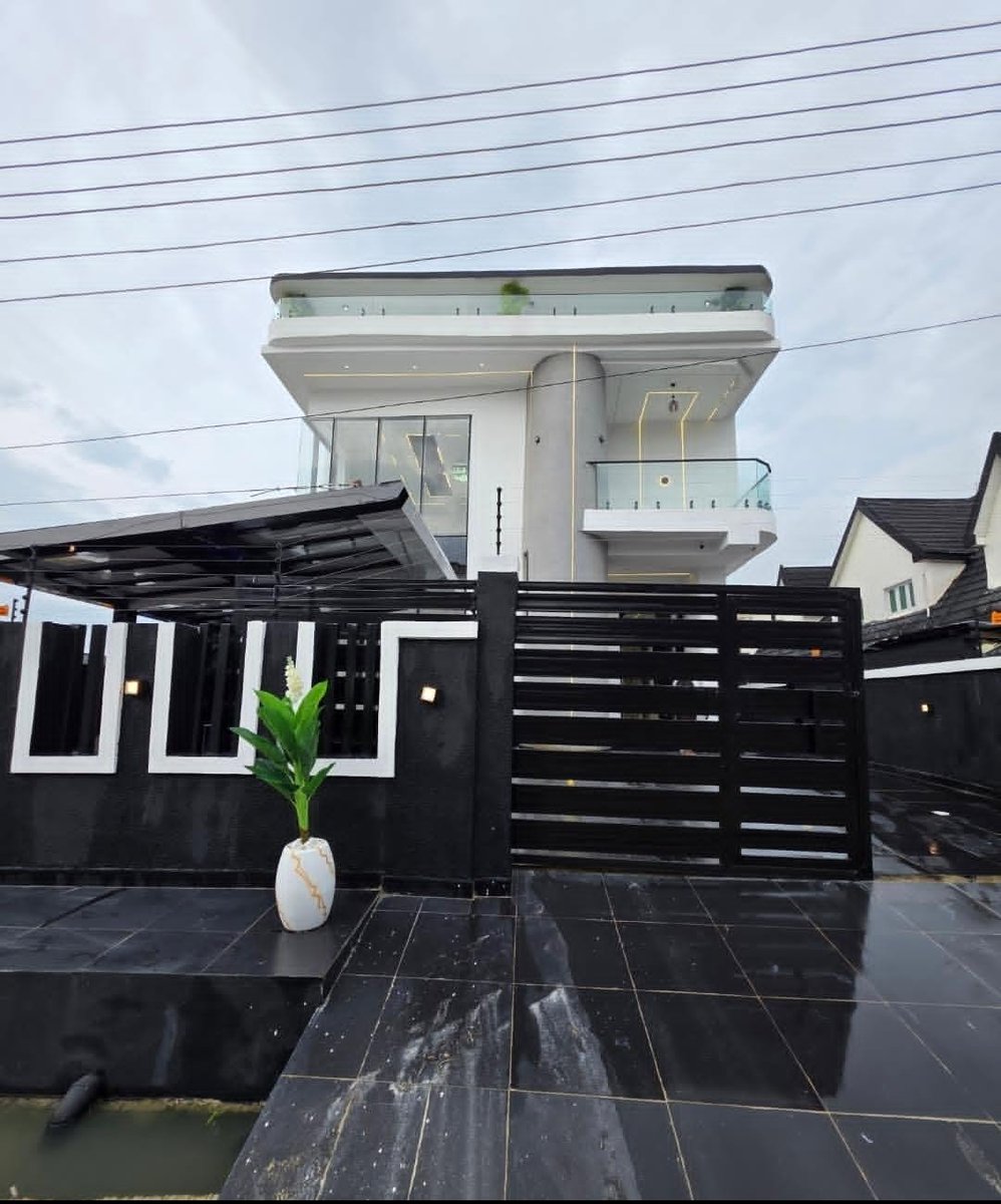talk2ajala's tweet photo. 5 bedroom detached duplex with a swimming pool for sale . 
Location -  Ajah Lekki, Lagos State.
Price - 450, 000, 000
Title - Governor's Consent . 

#ajalawhitastoneproperty #luxurybedroomdetacheed #estateagency #propertymarketing #semidetachedduplexinlagos https://t.co/bJM8EKQqq6
