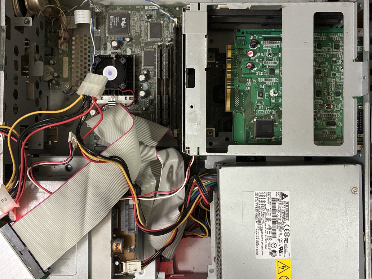 このPC-9821Xc200も、昨日いじってたXc16の元所有者と同じだ、電源が