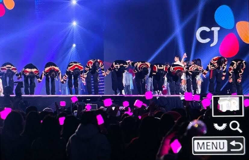 EXOBTSLOVE0965's tweet photo. SEVENTEEN https://t.co/qwGIUVi8wu