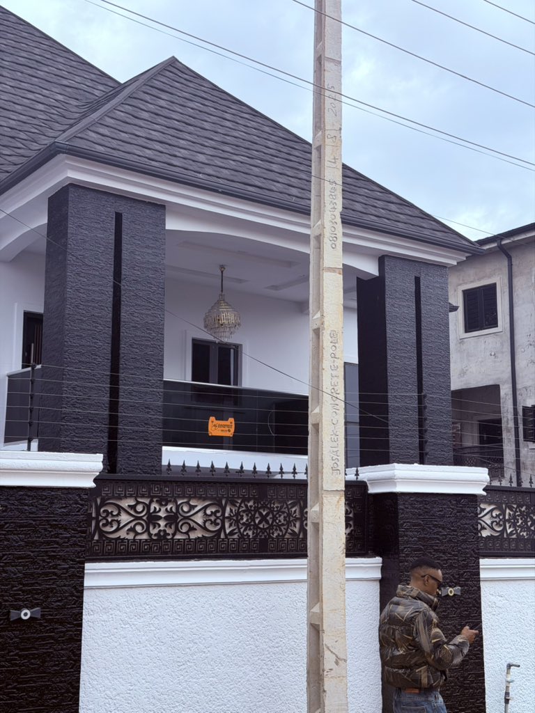 NobleCoins's tweet photo. Completed my 4th house 🏠 !

Memecoins changed my life legend https://t.co/I7WrNCfMXH
