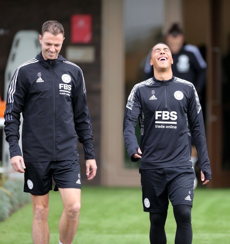 FrankEra_'s tweet photo. 🚨🎙️ | Youri Tielemans: 

“I haven't spoken with Harry [Maguire] yet. Jonny [Evans] helped me a lot [at Leicester]. I've NEVER lost touch with him. He's a great guy." https://t.co/vrSJvXrTOk