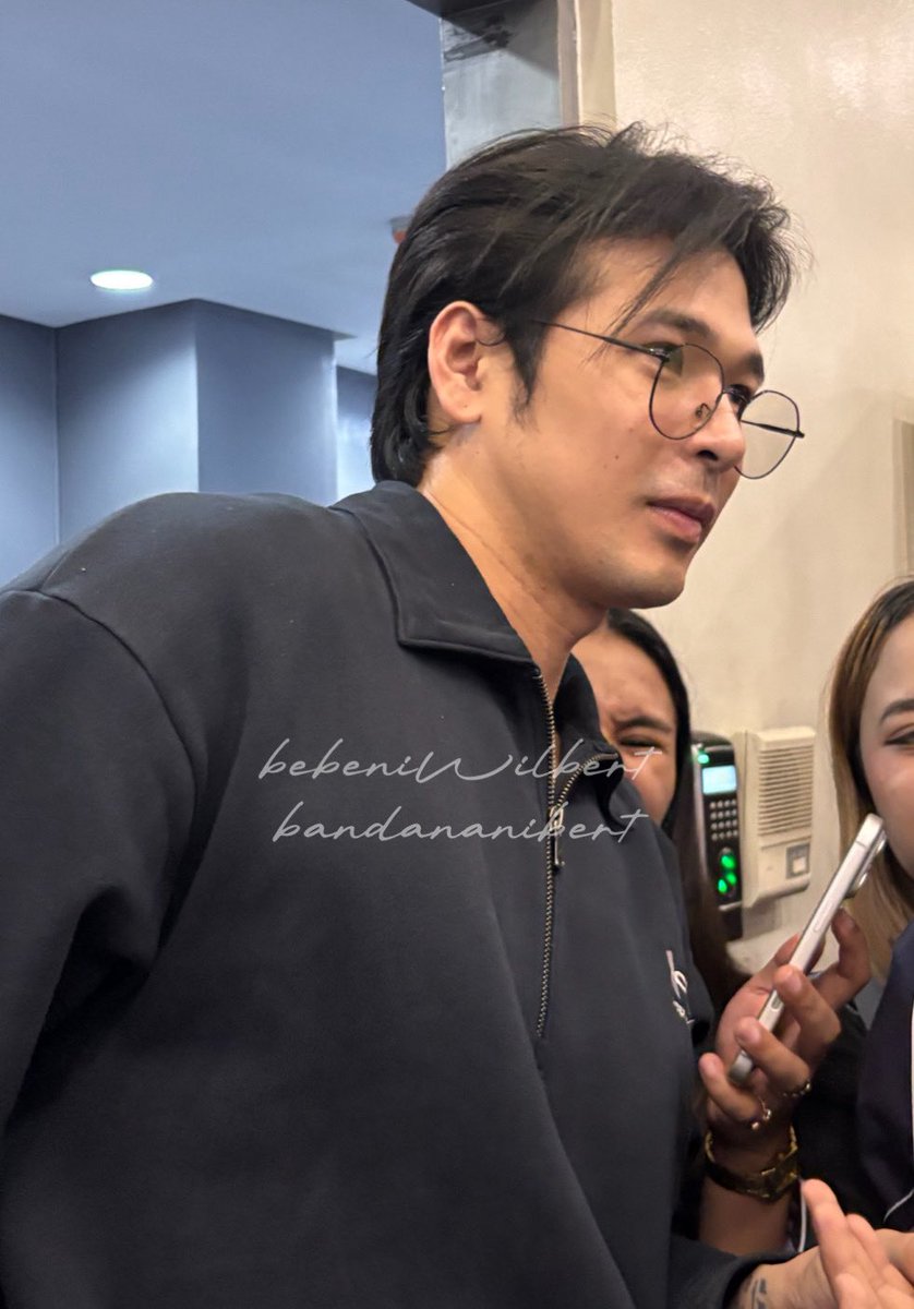 bandananibert's tweet photo. We love you always in all ways 💛 @itswilbertross https://t.co/lgQqVIqlq2