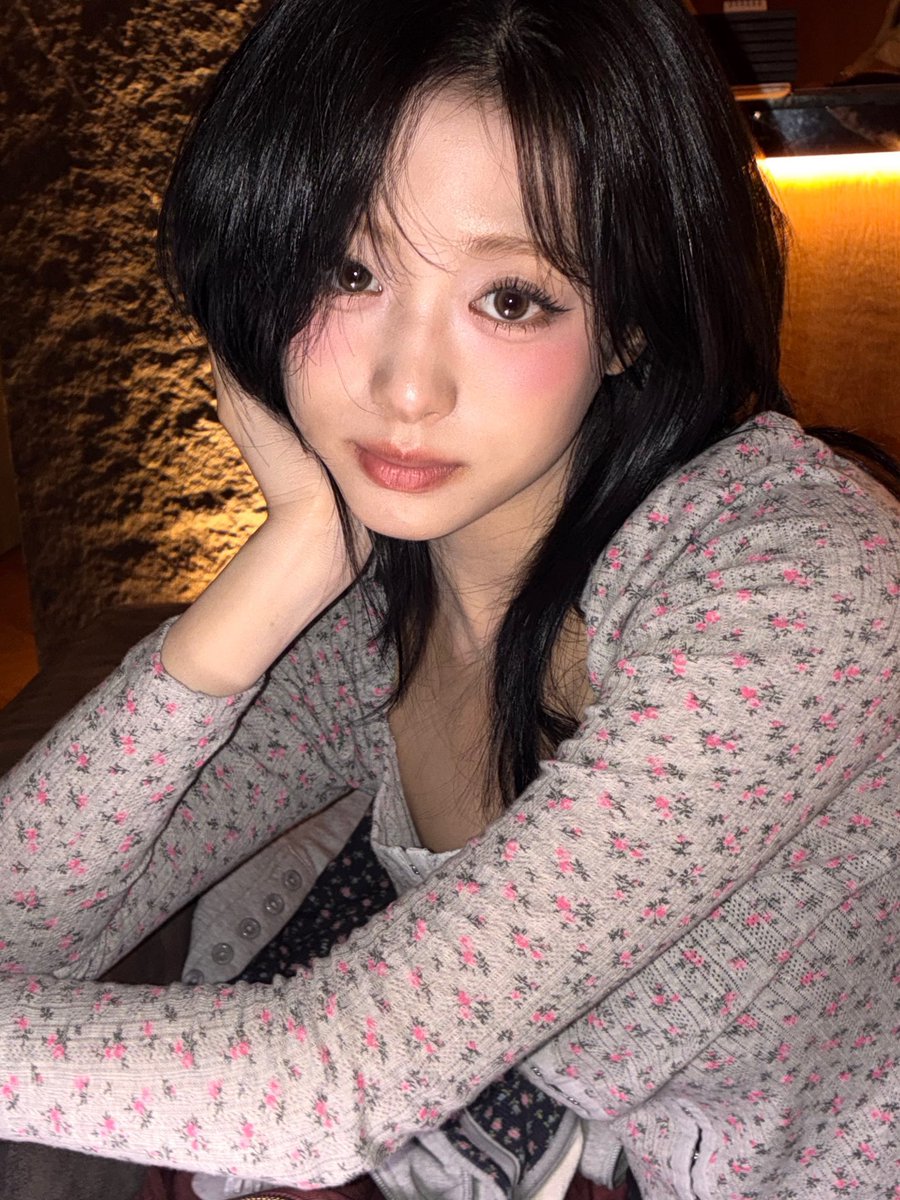 Ahyeeonc's tweet photo. 🌐 https://t.co/a9QwAxqAAB
finding comfort in soft knits (&amp;.) pink blush. https://t.co/HNn7LTRf6J