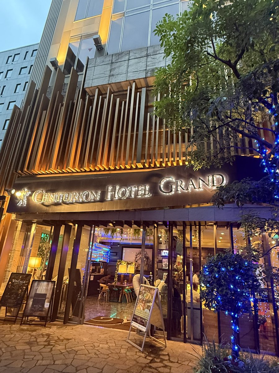 yahatomo's tweet photo. オリ赤🟥🔥
のこのこ窪田さんアウフグース🐢

7/16
19:00 スティラックス、ブラッドオレンジなど香り豊か✨
20:00 ブラックコーパルのスモークが雲海のように広がり幻想的☁️

オープン、ダブル、ピザ回し、音ハメもビシッと決まり、技尽くしの楽しいアウフでした🔥

#しゃけのこ 赤坂ハシゴ🪜へ https://t.co/mtqwi9tCpv