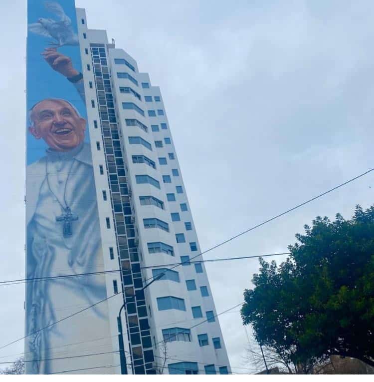 Uzu_Brady_3000's tweet photo. graffiti art mural of #baba
aka the late pope francis https://t.co/gxGsdptHDr
